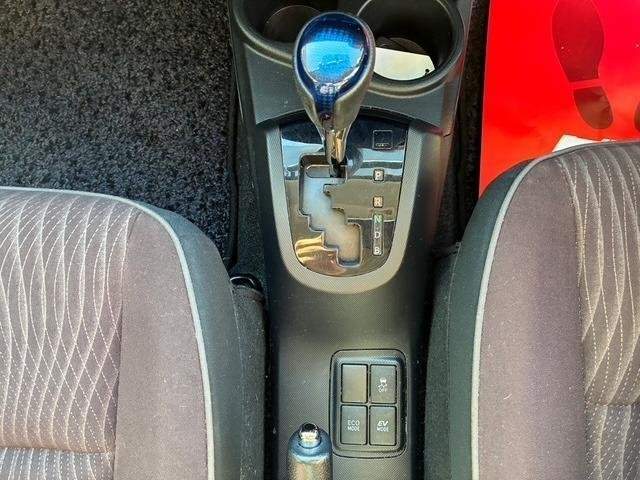 Ref:AUX-20414280 TOYOTA AQUA 2014 - Image 17