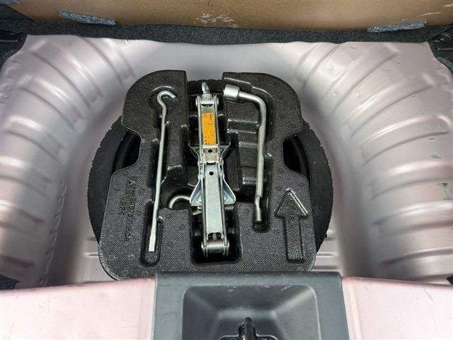 Ref:AUX-20430712 NISSAN MARCH 2022 - Image 11