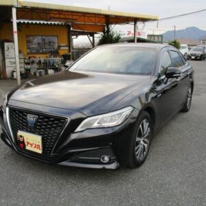 2019 Toyota Crown Hybrid black hybrid used car Japan export