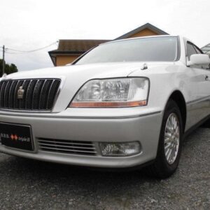 2001 Toyota Crown Majesta pearl gasoline used car Japan export