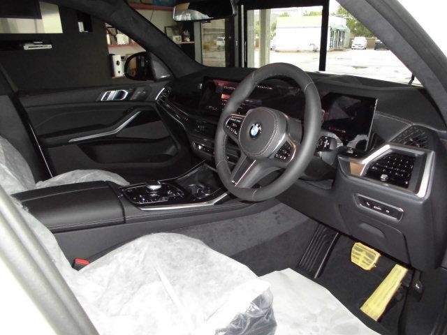 Ref:AUX-20507103 BMW X7 2025 - Image 11