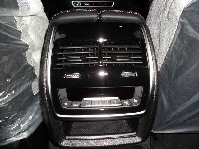 Ref:AUX-20507103 BMW X7 2025 - Image 14