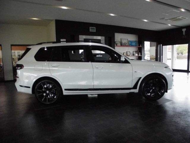 Ref:AUX-20507103 BMW X7 2025 - Image 4