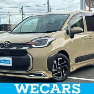 2024 Toyota Sienta yellow hybrid used car Japan export