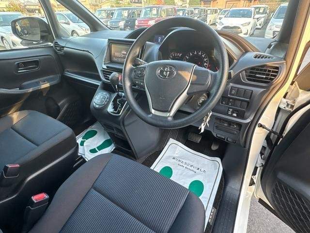 Ref:AUX-20602619 TOYOTA NOAH 2016 - Image 11