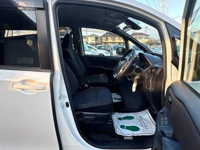 Ref:AUX-20602619 TOYOTA NOAH 2016 - Image 9