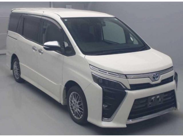 Ref:AUX-20626465 TOYOTA VOXY 2020