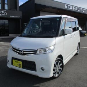 2010 Nissan Roox pearl gasoline used car Japan export