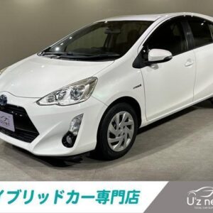 2015 Toyota Aqua pearl hybrid used car Japan export
