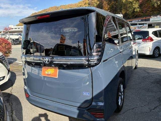 Ref:AUX-20711703 TOYOTA VOXY 2022 - Image 2