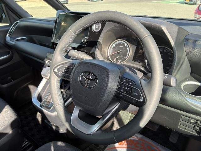 Ref:AUX-20711703 TOYOTA VOXY 2022 - Image 9