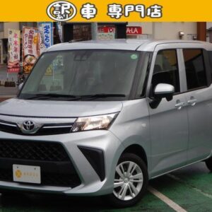 2022 Toyota Roomy silver gasoline used car Japan export