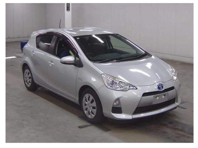 Ref:AUX-20747807 TOYOTA AQUA 2014