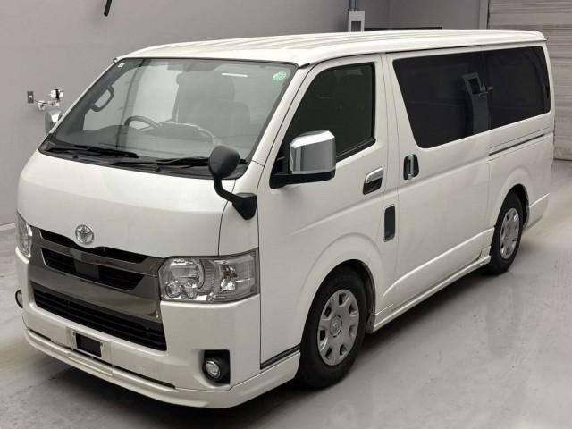 Ref:AUX-20769700 TOYOTA HIACE VAN 2022