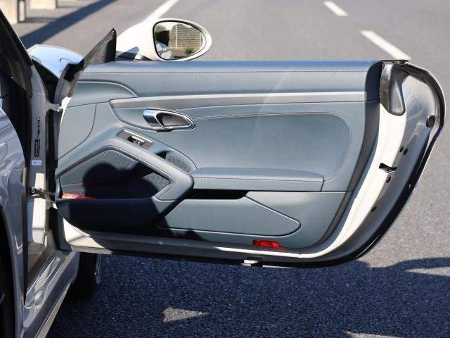 Ref:AUX-20810806 PORSCHE 718 BOXSTER 2024 - Image 19