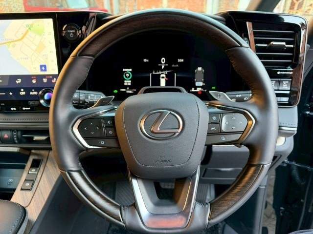 Ref:AUX-20820396 LEXUS LM 2024 - Image 18