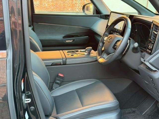 Ref:AUX-20820396 LEXUS LM 2024 - Image 6