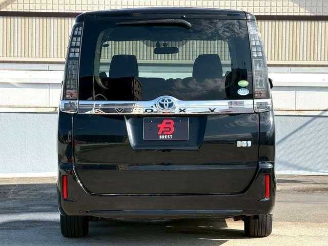 Ref:AUX-20821590 TOYOTA VOXY 2014 - Image 4