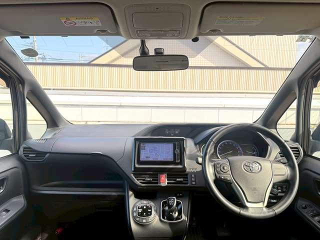 Ref:AUX-20821590 TOYOTA VOXY 2014 - Image 7