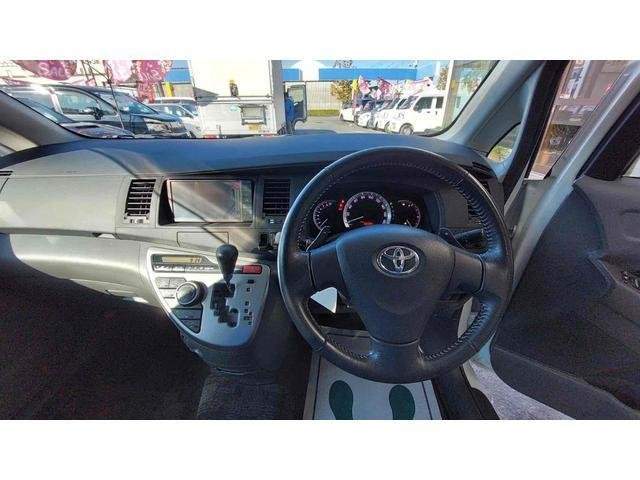 Ref:AUX-20828403 TOYOTA ISIS 2010 - Image 2
