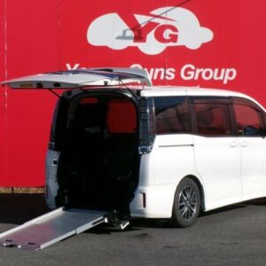 2014 Toyota Voxy white gasoline used car Japan export