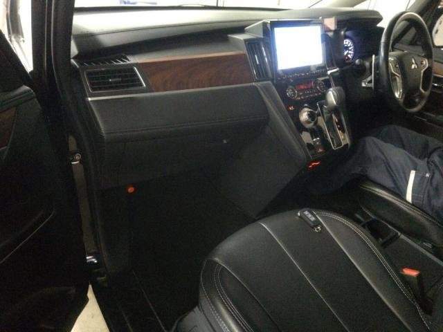 Ref:AUX-20870420 MITSUBISHI DELICA D:5 2021 - Image 3