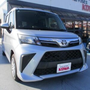 2022 Toyota Roomy silver gasoline used car Japan export