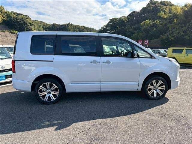 Ref:AUX-20900285 MITSUBISHI DELICA D:5 2023 - Image 13