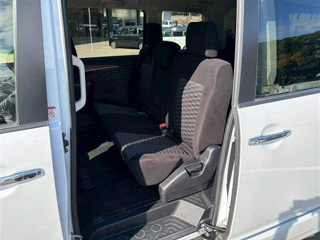 Ref:AUX-20900285 MITSUBISHI DELICA D:5 2023 - Image 4