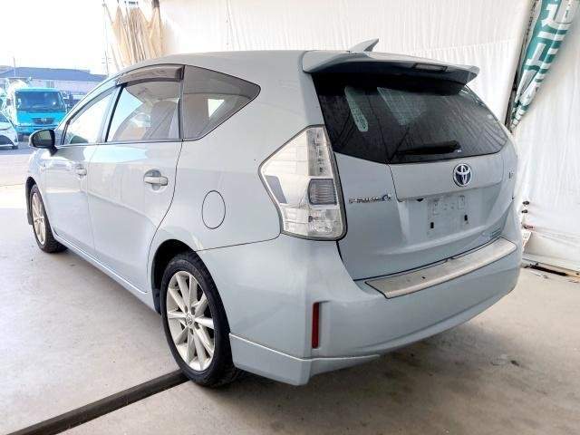 Ref:AUX-20940137 TOYOTA PRIUS ALPHA 2013 - Image 2
