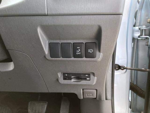 Ref:AUX-20940137 TOYOTA PRIUS ALPHA 2013 - Image 15