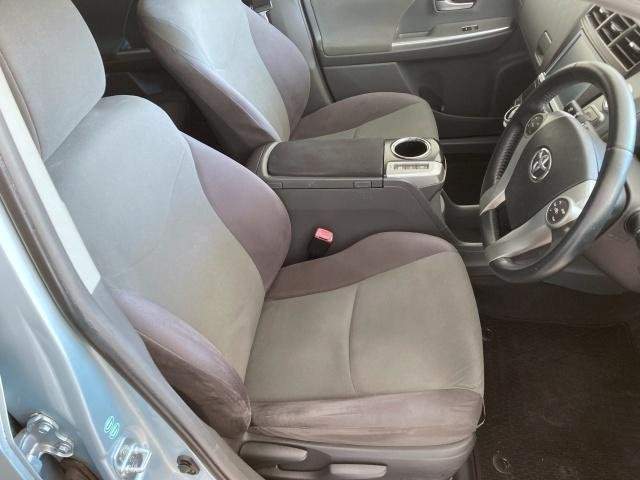 Ref:AUX-20940137 TOYOTA PRIUS ALPHA 2013 - Image 6