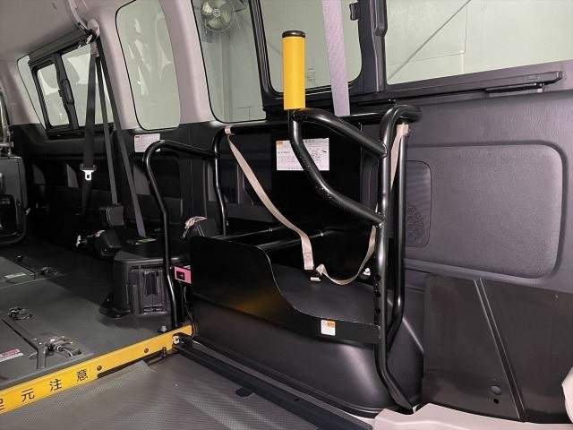 Ref:AUX-20940695 TOYOTA HIACE COMMUTER 2017 - Image 11