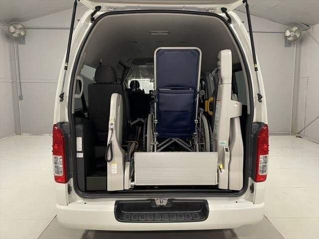 Ref:AUX-20940695 TOYOTA HIACE COMMUTER 2017 - Image 12