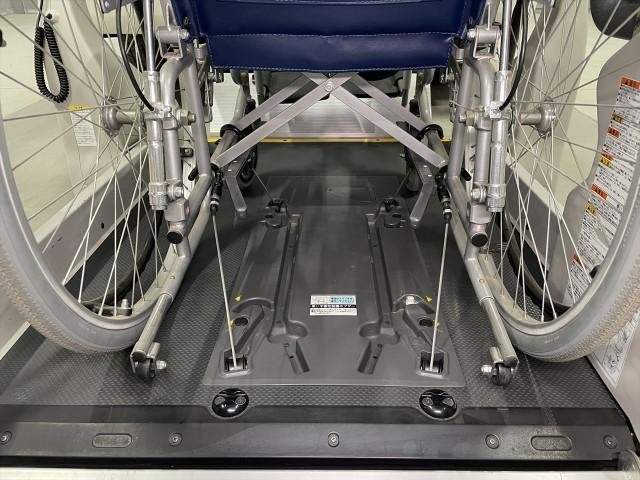 Ref:AUX-20940695 TOYOTA HIACE COMMUTER 2017 - Image 13