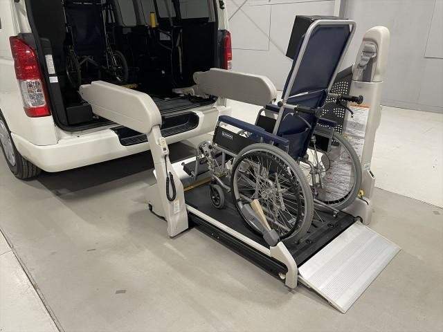 Ref:AUX-20940695 TOYOTA HIACE COMMUTER 2017 - Image 10