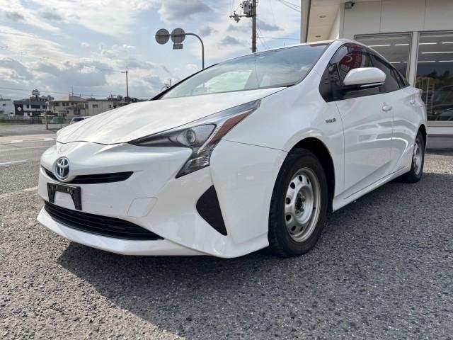 Ref:AUX-20940718 TOYOTA PRIUS 2017