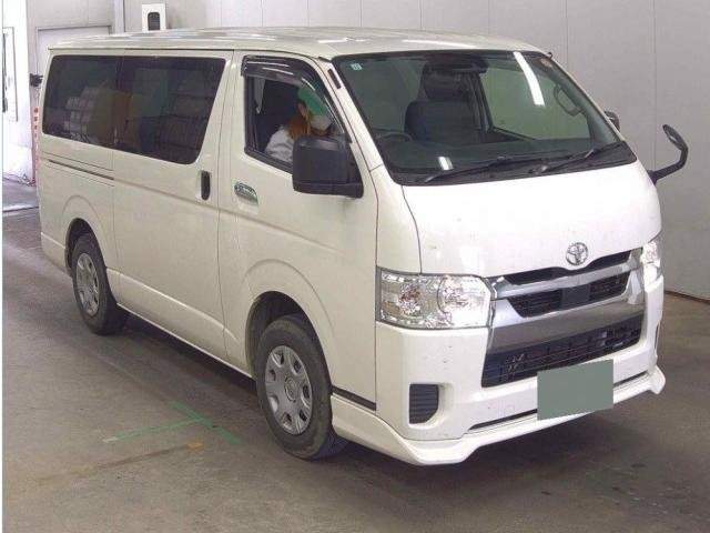 Ref:AUX-20978593 TOYOTA HIACE VAN 2020