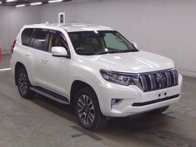 Ref:AUX-20984205 TOYOTA LAND CRUISER PRADO 2021