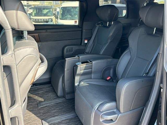 Ref:AUX-21014506 TOYOTA ALPHARD HYBRID 2024 - Image 4