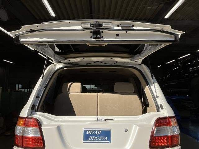 Ref:AUX-21025419 TOYOTA LAND CRUISER 100 2006 - Image 20