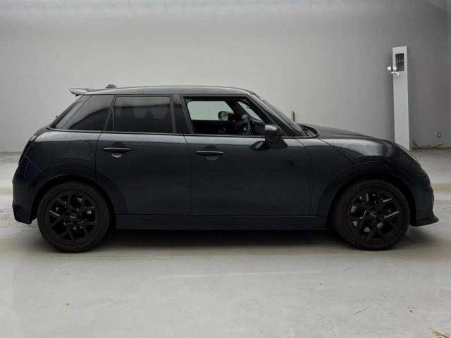 Ref:AUX-21027864 MINI MINI 2025 - Image 11