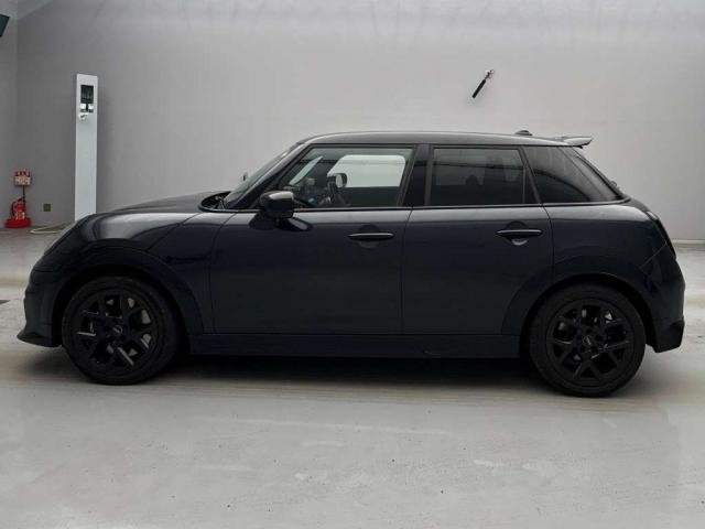 Ref:AUX-21027864 MINI MINI 2025 - Image 12
