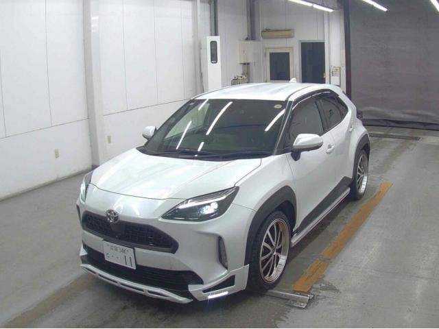 Ref:AUX-21028011 TOYOTA YARIS CROSS 2023