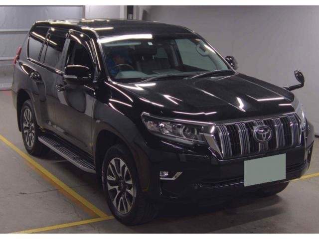 Ref:AUX-21032315 TOYOTA LAND CRUISER PRADO 2023