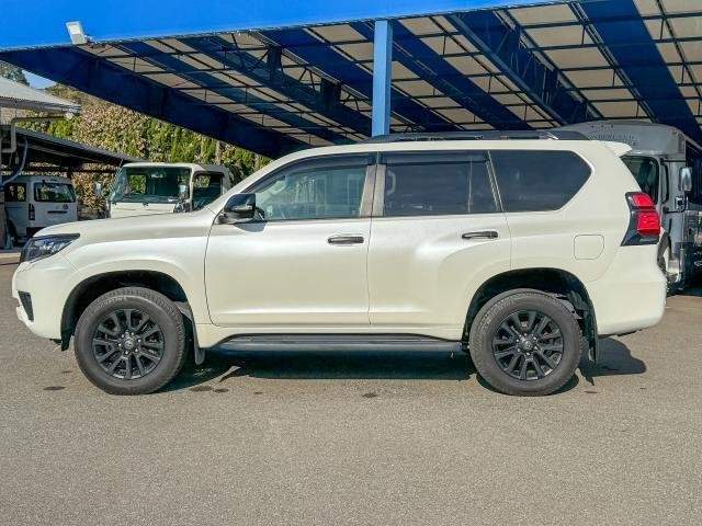Ref:AUX-21045141 TOYOTA LAND CRUISER PRADO 2023 - Image 11