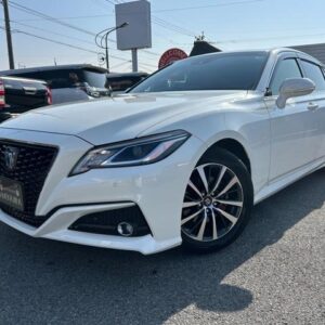 2020 Toyota Crown Hybrid pearl hybrid used car Japan export