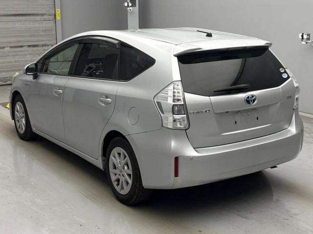 Ref:AUX-21073516 TOYOTA PRIUS ALPHA 2012 - Image 2