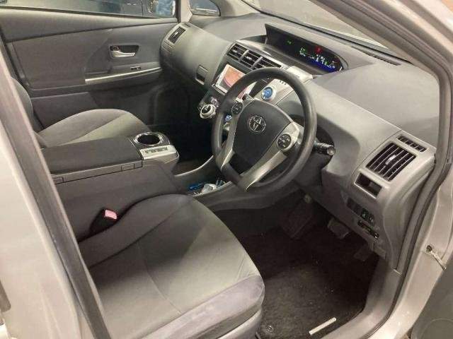 Ref:AUX-21073516 TOYOTA PRIUS ALPHA 2012 - Image 13