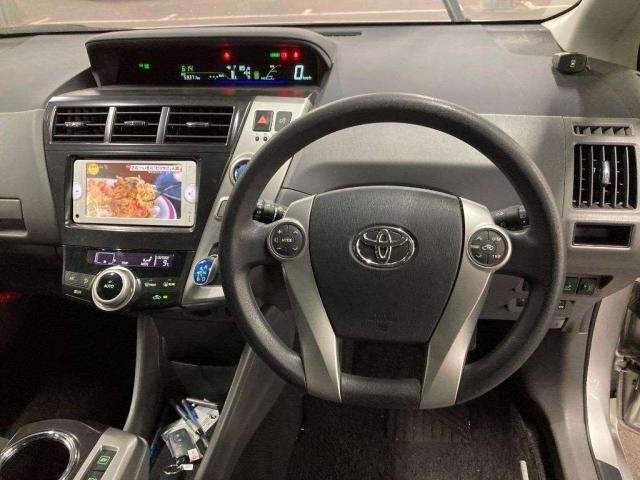 Ref:AUX-21073516 TOYOTA PRIUS ALPHA 2012 - Image 3